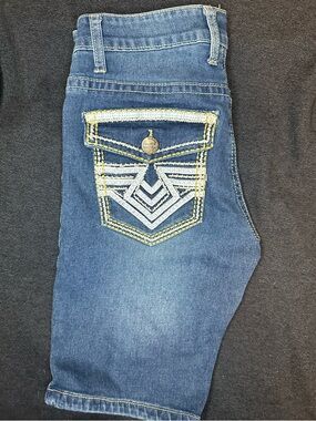 Rags & Rivets Denim Shorts Womens Size 28 Flap Pocket Embroidered Y2K